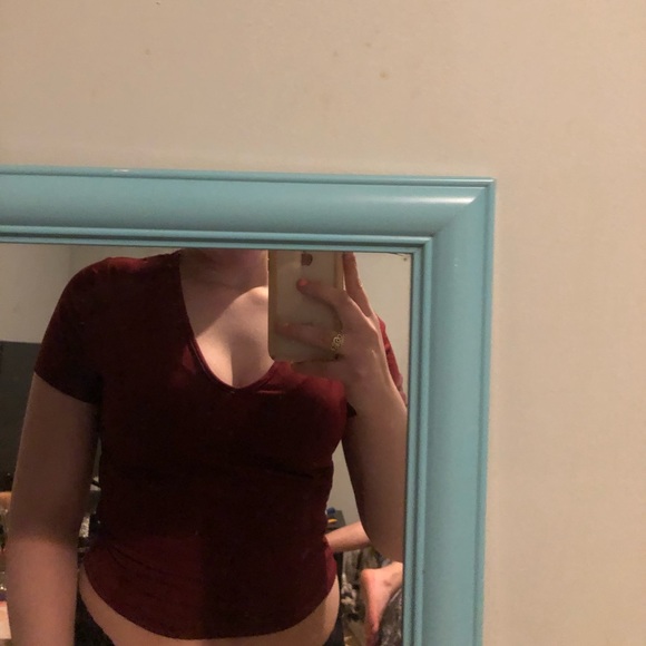 Maroon croptop size medium - Picture 6 of 7